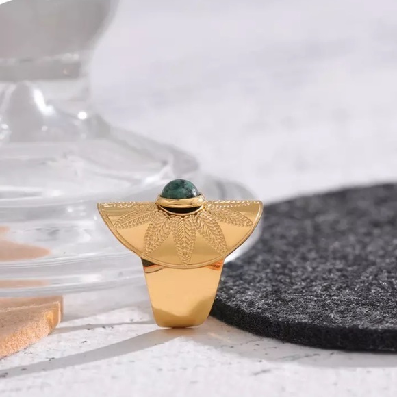 18K Gold Plated African Turquoise Flower Leave Ring - Picture 4 of 13